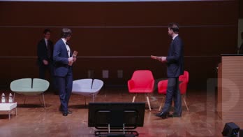 Evoluzione dell’approccio chirurgico nella rigenerazione parodontale: il ruolo chiave dei tessuti molli